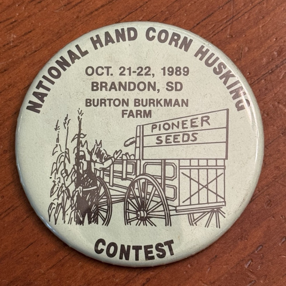 National Hand Corn Husking Contest 1988 SD VTG Pinback Button Pin Round Circle